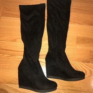 Black wedge boots